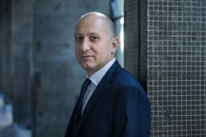 Współpraca na linii deweloper – menadżerowie logistyki i produkcji przy budowie magazynu BTS